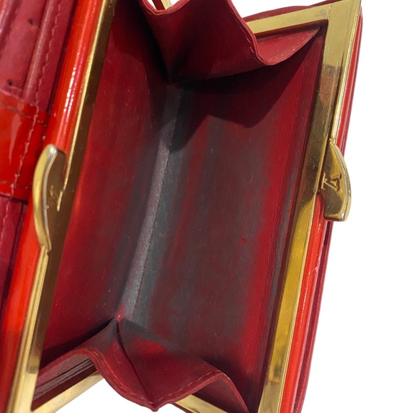 LV Louis Vuitton French Wallet Monogram Vernis in patent RED - designer - flawed - Picture 9 of 14